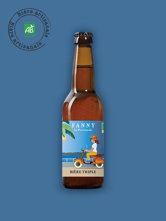 Bouteille de bière triple Fanny la Provençale, artisanale et bio, fond bleu azur provençal